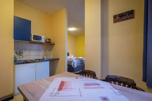 Studio tiện nghi đơn giản | Khu ăn uống