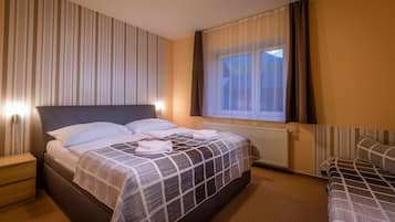 Apartment, Balcony, Hill View | In-room safe, cots/infant beds, bed sheets