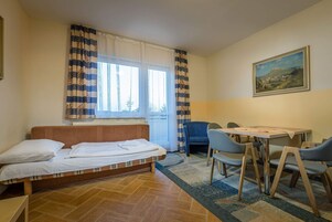 Apartamento, sacada, vista para a colina | Parte interna