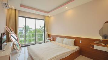 Deluxe Double Room Single Use, Balcony, City View | Laptop workspace, free WiFi