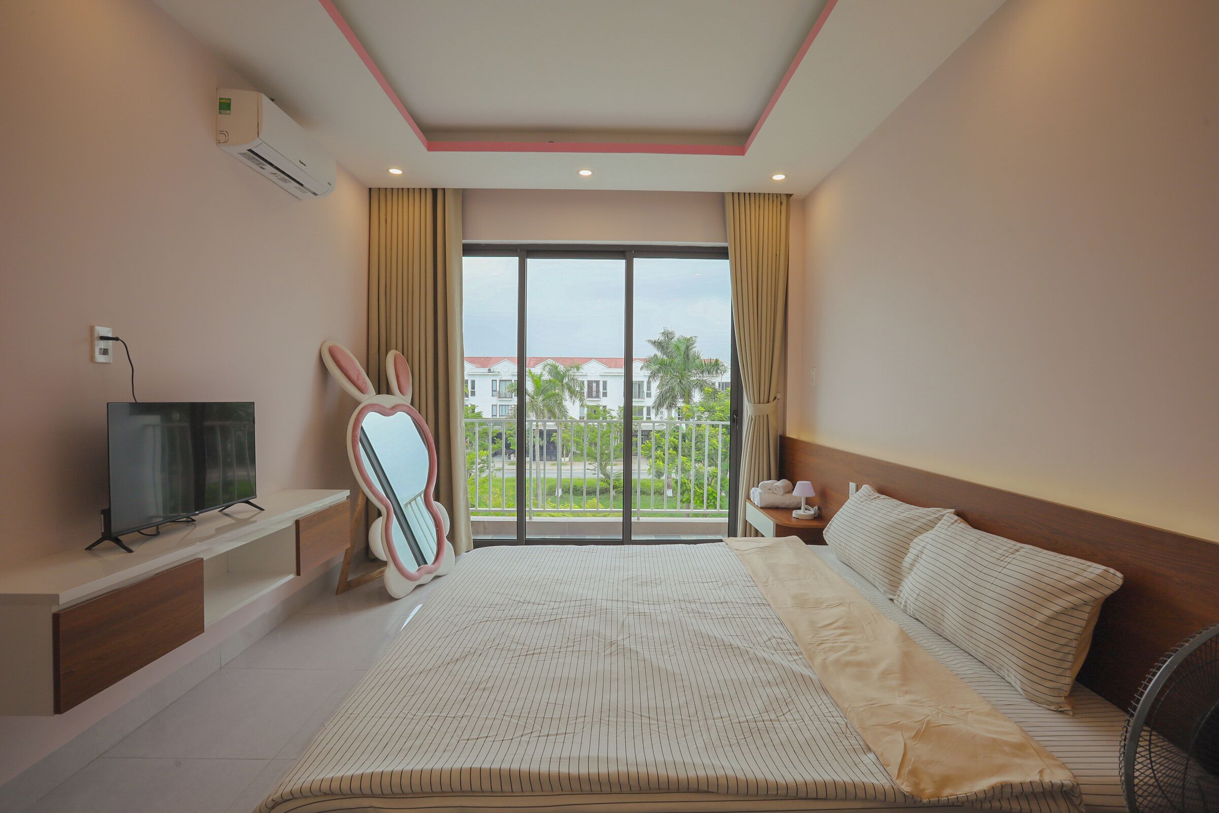Deluxe Double Room Single Use, Balcony, City View | Laptop workspace, free WiFi