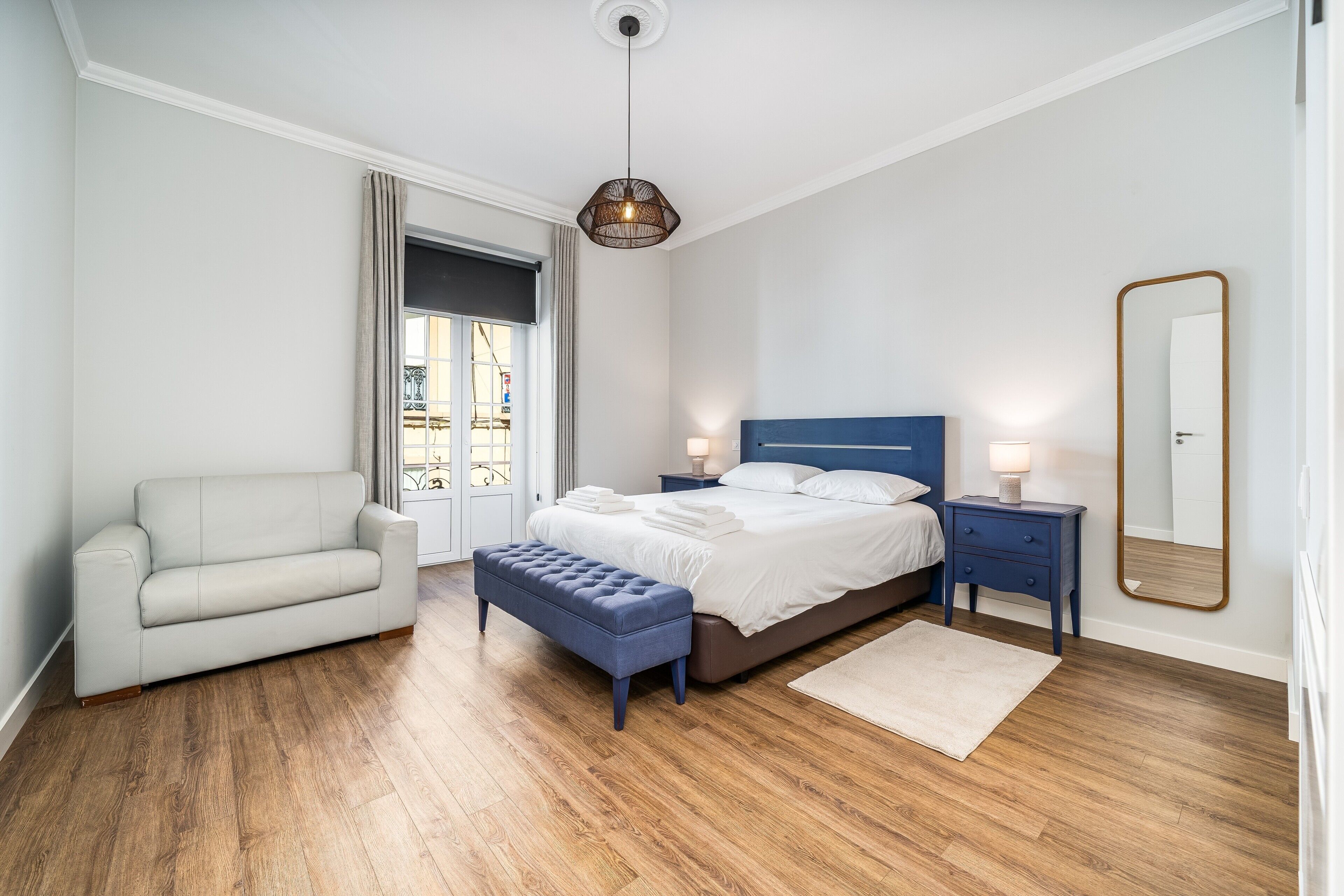 2 chambres, fer et planche à repasser, Wi-Fi, draps fournis