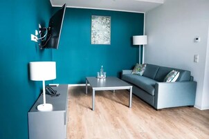 Deluxe Suite, Balcony, Lake View | Free WiFi, wheelchair access