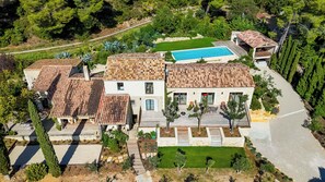 Exterior - Villa des Serpolets, Alpilles view (Maussane-les-Alpilles)