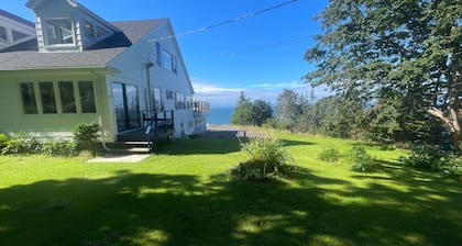 Oceanfront 2BR / Peaceful & Private Escape