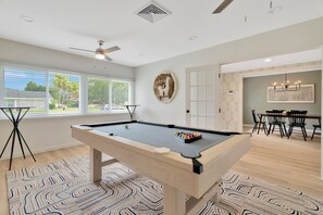 Spielezimmer