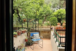 Property grounds - Cozy house ideal location for visiting Center Tuscany and on the Francigena (Gambassi Terme)