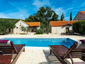 Pool - Country House Irena with pool by Interhome (Pristeg)