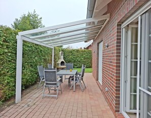 Outdoor dining - Deichhuus in Neßmersiel (Neßmersiel)