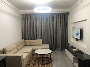 Smart TV - Senere 1BR Apartment next to a premier mall (Nairobi)