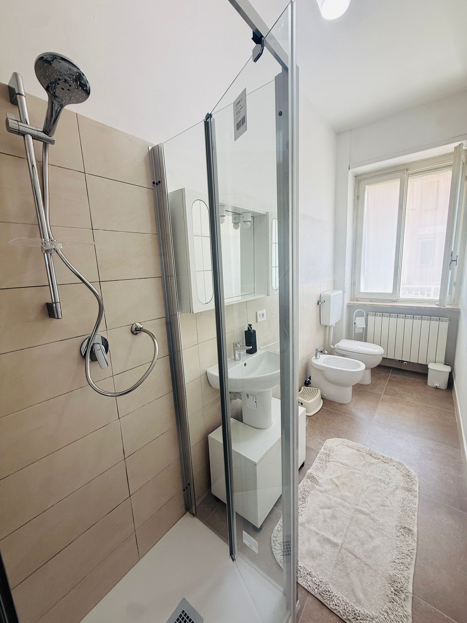 Doccia, asciugacapelli, bidet, asciugamani