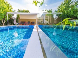 Pool - Great Villa Field Hills with sauna and jacuzzi by Interhome (Vrsi)