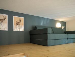 Interior - Abitaziun Patgific - Ferienwohnung im Casa Hirundella, (Trin Mulin). 3.5 Zimmer by Interhome (Trin)