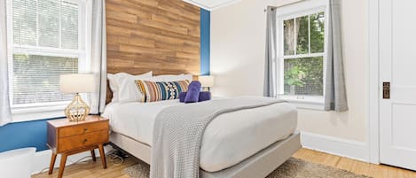 Iron/ironing board, internet, bed sheets