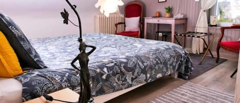 WiFi, bed sheets