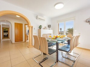 Dining - Villa Almendros - PlusHolidays by Interhome (Calpe/Calp)