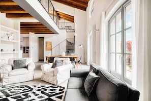 TV, offices - w* | Luxury 5BR Retreat near Navigli (Milano)