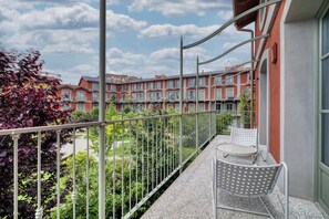Property grounds - w* | Luxury 5BR Retreat near Navigli (Milano)