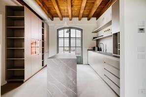 Interior - w* | Luxury 5BR Retreat near Navigli (Milano)