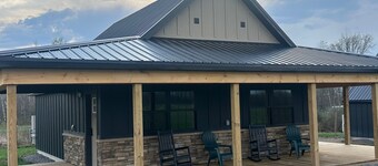 Cozy, quiet with a  country setting 1-bedroom hotel style cabin, #12, in Verona