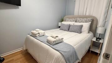 Iron/ironing board, free WiFi, bed sheets