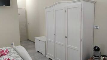 5 chambres, lit parapluie, Wi-Fi gratuit, draps fournis