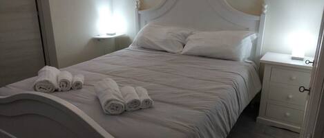 5 Schlafzimmer, Reisekinderbett, kostenloses WLAN, BettwÀsche
