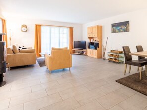 TV, fireplace - Crap Uaul by Interhome (Flims)