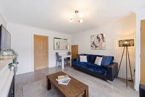 Living area - Entire home in Stoke-on-Trent - Work-Ready 1-Bed Stay | Office & Gym | Longton (Stoke-on-Trent)