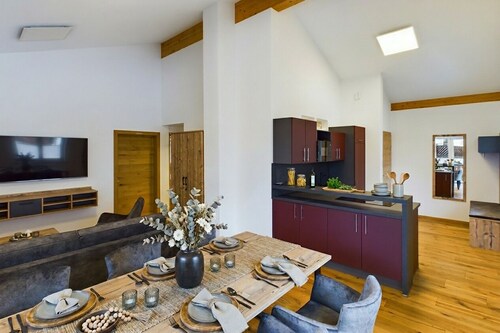 Alpenglühen Lodge: Hiking, relaxing in a stylish ambience with panoramic mountain views