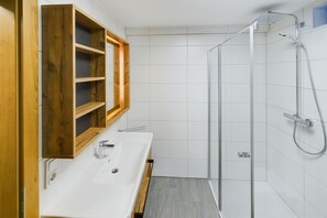 Bathroom - Vrbo Property (Stockach)