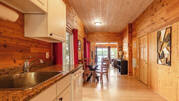 Cottage, Lake View | Interior