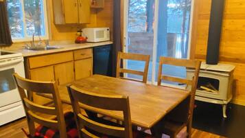 Cottage, Lake View | Interior