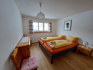 Internet - am Tarasper See, (Tarasp). by Interhome (Tarasp)