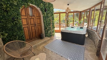 Bain à remous intérieur