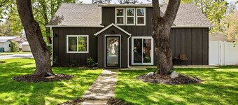 Sixteenth Street Retreat | Fire Pit & BBQ