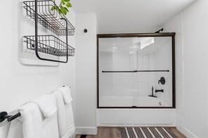 Hair dryer, towels, soap, shampoo - Sixteenth Street Retreat | Fire Pit & BBQ (Coeur d'Alene)