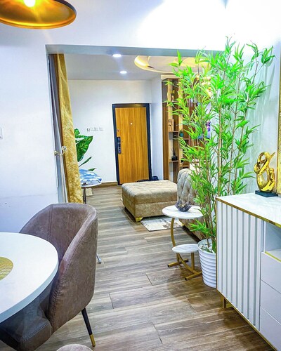 Jay's Wood Hotel And Apartment