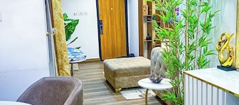 Jay's Wood Hotel And Apartment