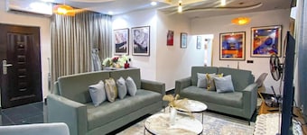 Jay's Wood Hotel And Apartment