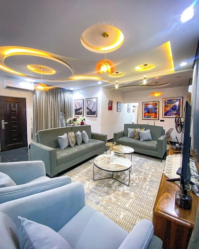 Jay's Wood Hotel And Apartment