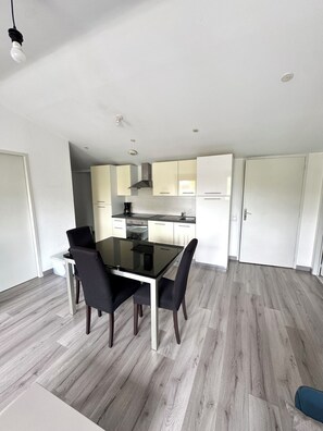 Private kitchen - Vrbo Property (Périgny)