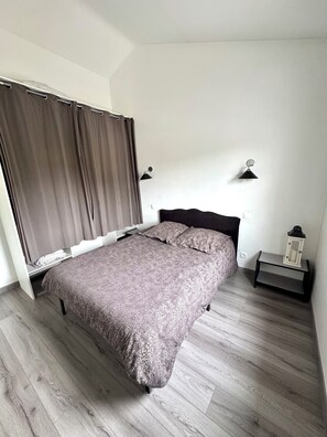 Room - Vrbo Property (Périgny)