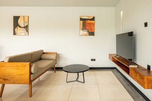 Smart TV - Private 2-Bedroom villa with Swimming pools in Seminyak (Badung)