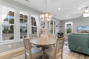 Dining - Sea Coral Escape- Resort Pool, Private Home (North Myrtle Beach)