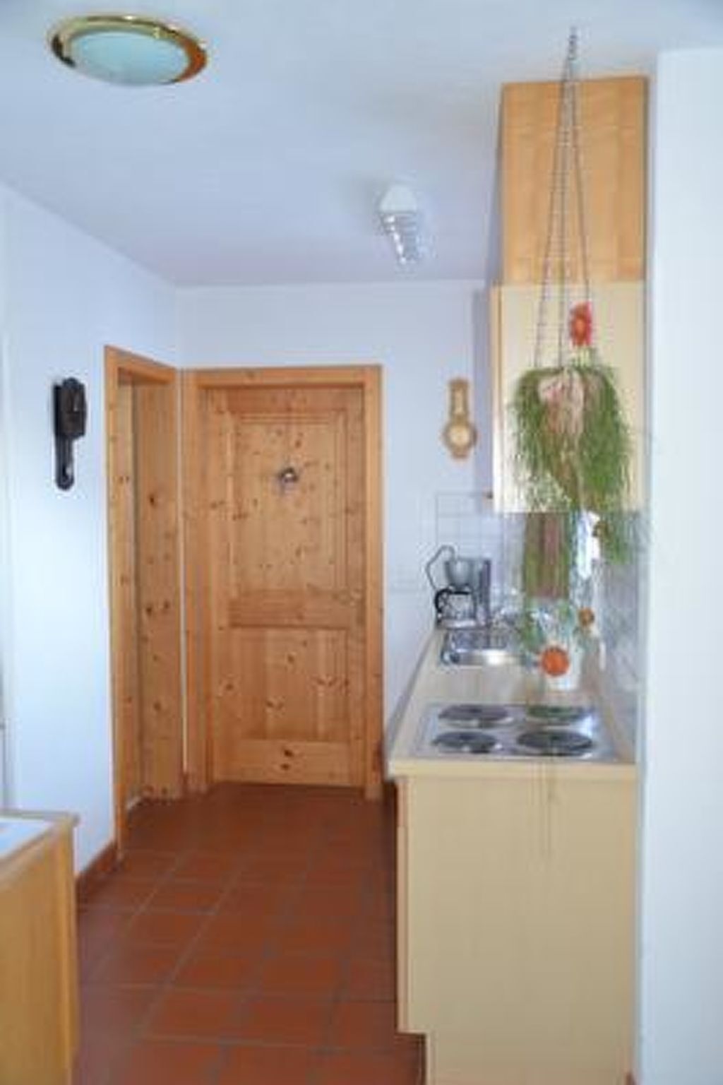 Frigorífic i utensilis de cuina, vaixella i coberteria 