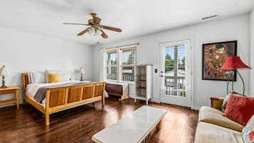 4 bedrooms, desk, iron/ironing board, WiFi
