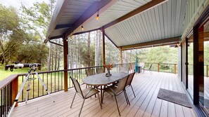 Outdoor dining - NEW! Grateful Getaway - Serene Mountain Retreat (Groveland)