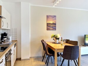 Fridge, microwave, oven, dishwasher - Ferienhaus Südstern by Interhome (Trassenheide)