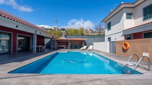 Pool - Kaya Canhas by LovelyStay (Poiso)